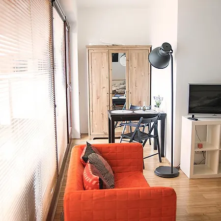 דירה Chic Novel Flat With Terrace פראג